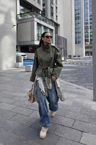 Avakado Χακί καμπαρντίνα με όρθιο γιακά και ζώνη