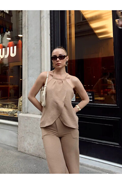 Perry Boutique Set bluză și pantaloni bej cu detaliu de legătură la guler