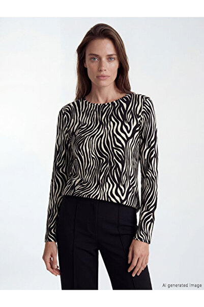 LC Waikiki Rmz Gi̇yi̇m Farkiyla Zero Roba Collar Embroidered Blouse