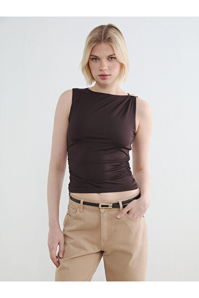 LC Waikiki Trendlucky Oval Neck Gathered Blouse with a Difference