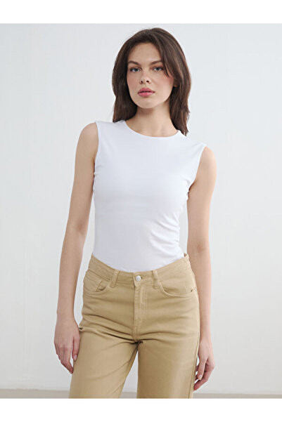 LC Waikiki قميص نسائي بدون أكمام من RMZ GİYİM FARKIYA بياقة روبا