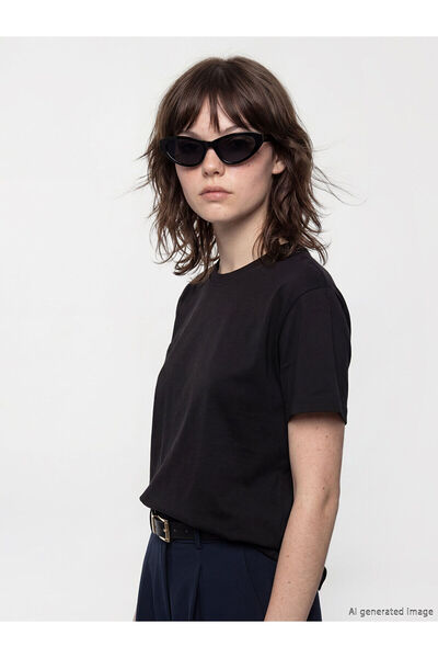 LC Waikiki NEVAVM Farkıyla XSIDE Μαύρο οβάλ γυναικείο μπλουζάκι με λαιμόκοψη ...