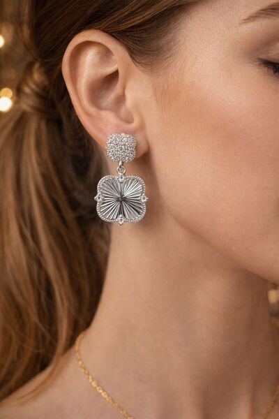 Accessories أقراط هاي زيركون تشيست ستون كلوفر سالانتي - تصميم فاخر فضي لامع