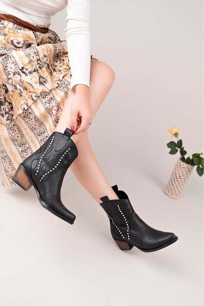 NESSİMO Black Leather Heeled Boots N266923