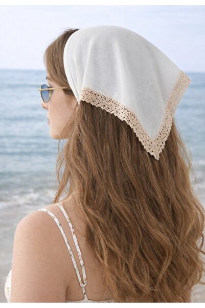 GODE Vintage Lace Triangular Bandana.