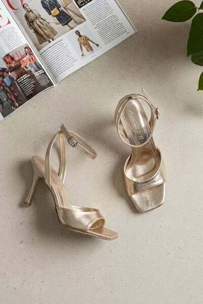 Ayakkabı Fuarı Γυναικεία κλασικά παπούτσια με τακούνι Elit MST1355M σε χρυσό ...