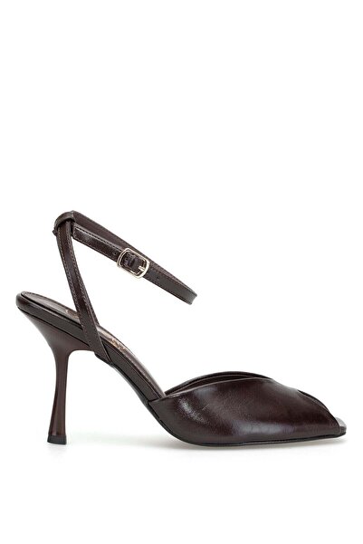 Beety 26BY250.3239 Pantofi clasici cu toc pentru femei, maro