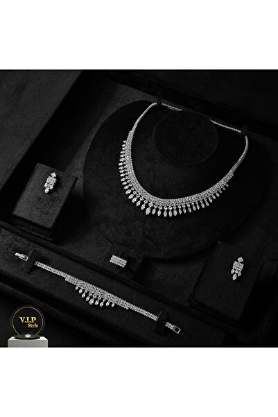 jewelrystore طقم اكسسوار زركون اربع قطع فاخر بعلبه مخمل