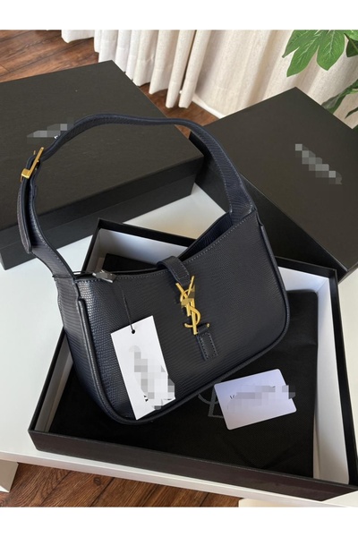 Generic Handbag and shoulder bag, high quality material, with accessories