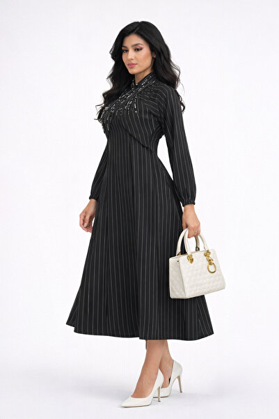 Stylish Fashion فستان من ستايلش فاشن تركي أسود مخطط بقصة ناعمة على الصدر