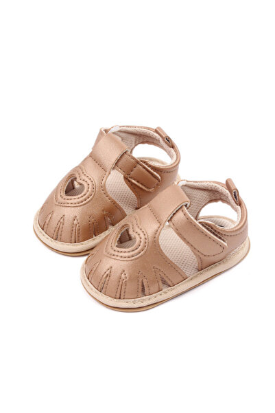 Pure Boutique Sandalute aurii cu inimioara decupata