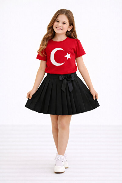DUBAİ ÇOCUK طقم تنورة مطوية مع تي شيرت مزين بعلم تركيا للفتيات - ملابس عرض 23...