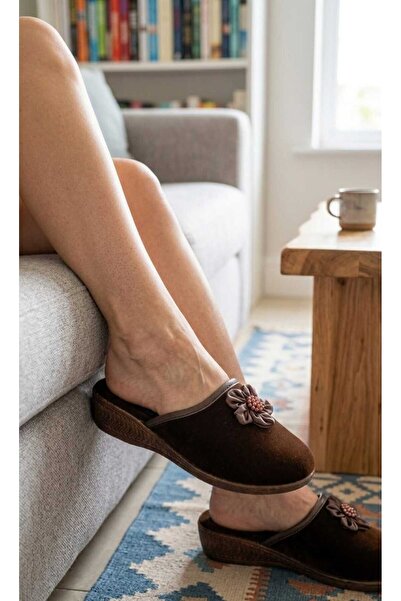 w white stars sports & wear Γυναικείες Παντόφλες Σουέντ για Καθημερινή Χρήση,...