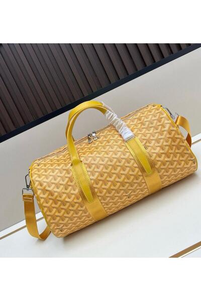 sands Goyard's New Sporty & Chic Barrel Bag