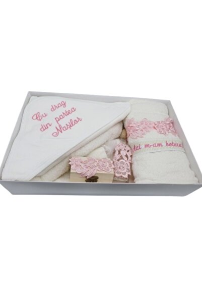 1 Trusou de botez, set de 7 piese, cu broderie si decor roz perlat