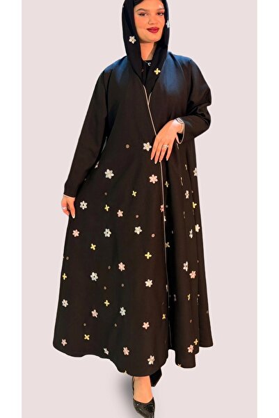 Tamaray عباية بورود مطرزة