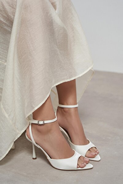 NİŞANTAŞI SHOES Tania Satin Ankle Belt Detailed Women's Thin Heeled Shoes