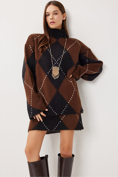 CloudyMood Women's Brown Black Diamond Patterned Knitwear Set Skirt Sweater O...