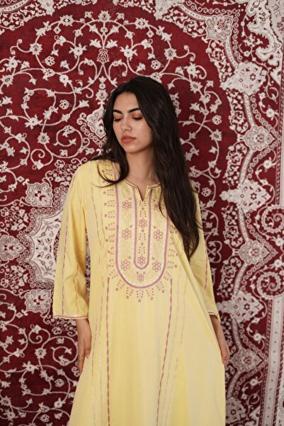 AFandina Embroidered Spirit Rose Robe – Soft Elegance with Luxurious Details