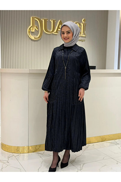 Lissmore فستان حرير كورسا بتفاصيل إكسسوارات