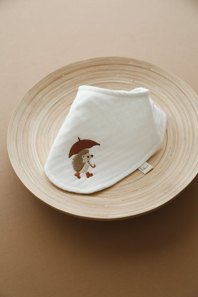DERY BABY Hedgehog Embroidered Muslin Scarf Apron