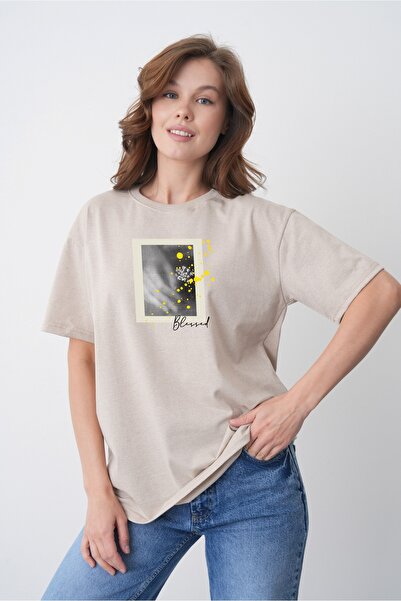 TREND EMMODA Γυναικείο μπλουζάκι από βαμβάκι σε μπεζ χρώμα με στρογγυλή λαιμό...