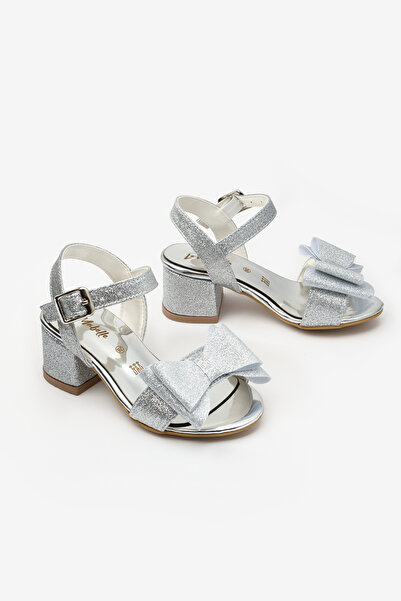Le Mabelle Pantofi cu toc pentru fete, argintii, cu curea la gleznă și fundă