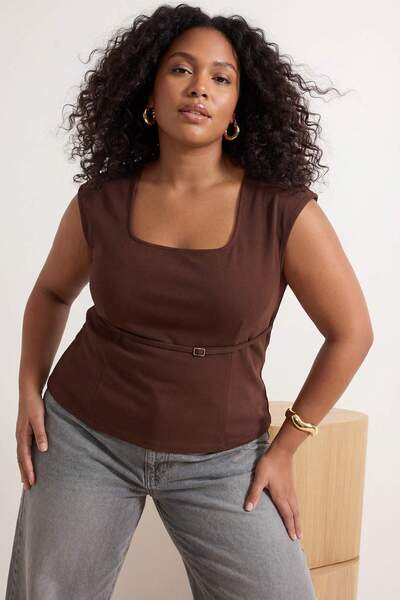 Trendyol Curve Καφέ ζώνη με λεπτομέρεια, τετράγωνο γιακά, πλεκτή μπλούζα μεγά...