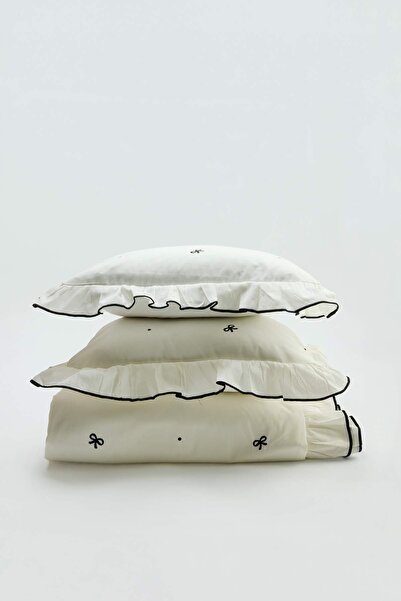 TRENDYOLMİLLA HOME Doppelbettbezug-Set mit Rüschen und Herzdruck TPHSS26CKN00001