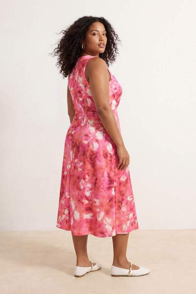 Trendyol Curve Pink-Multicolor Satin Woven Plus Size Dress Tbbss26Ah00049