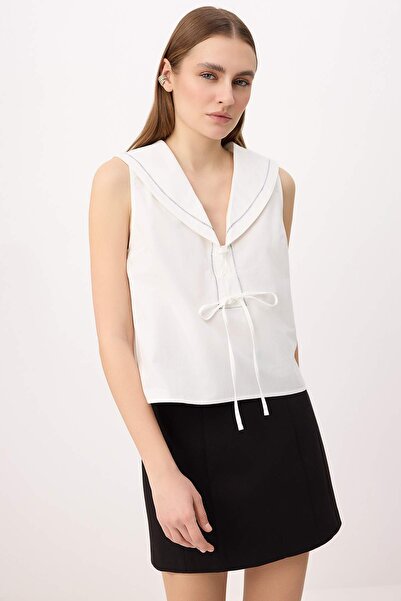 Trendyol Kollektion Weiße gewebte Bluse mit detaillierten Kragenverzierungen ...