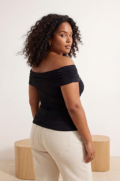 Trendyol Curve Μαύρη πλεκτή μπλούζα με γιακά Κάρμεν, εφαρμοστή, ελαστική, με ...