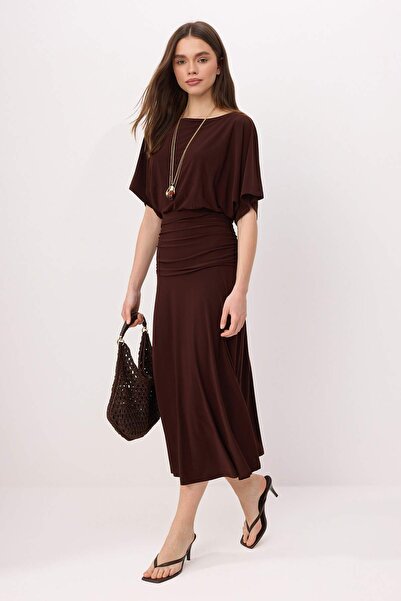 Trendyol Collection Rochie tricotată elastică, maro, cu decolteu bărcuță, mân...