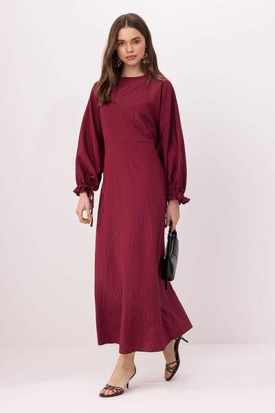 Trendyol Collection Mürdüm mătase Görünüm D țesut Rochie și salopetă Rochie c...