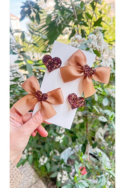 Toka Perisi Σετ μεταλλικών κλιπς με κορδέλα σε χρώμα καφέ γάλακτος με γκλίτερ...