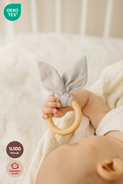 Bebekevi Bebekler için OEKO-TEX Sertifikalı Müslin Kumaşlı Ahşap Diş Kaşıyıcı