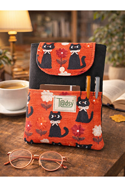 Tadsy Sonbahar Siyah Kediler desenli Kitap Kılıfı Şık ve Kitap Koruyucu Kılıf...