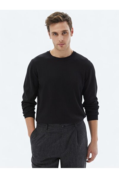 Kip Чорний светр з прямим коміром, трикотаж з бавовняною сумішшю