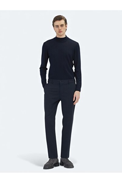 Kip بنطال كاجوال منسوج باللون الأزرق الداكن