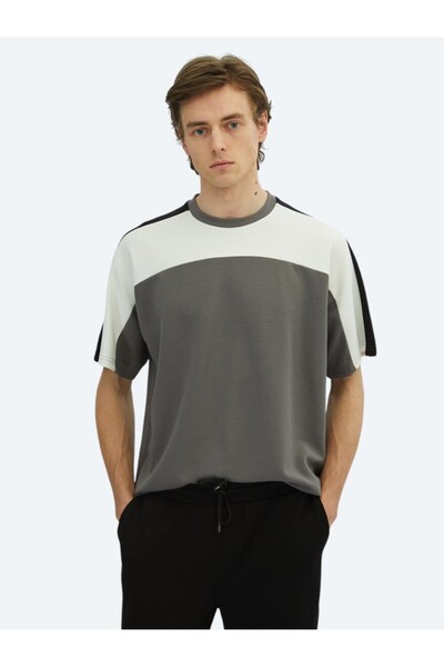 Kip تي شيرت أنثراسايت سادة بياقة دائرية