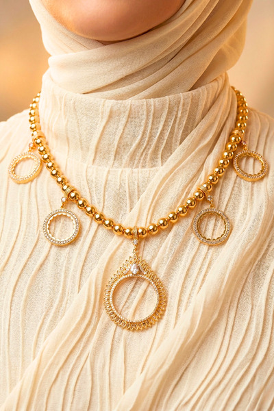 TwinsCollection Tamlı ve Çeyrekli Altın Uyumlu 8mm İncili 5'i Bir Yerde Kolye...