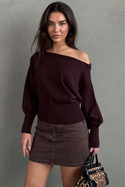 Madmext Pulover de damă maro cu nervuri și croială asimetrică MG2744