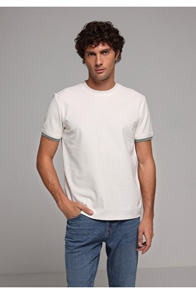 Colin's Ανδρικό κοντομάνικο μπλουζάκι με κανονική εφαρμογή με στρογγυλή λαιμό...