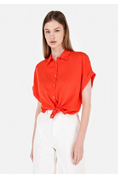 Colin's قميص نسائي أحمر قصير الأكمام بقصة عادية