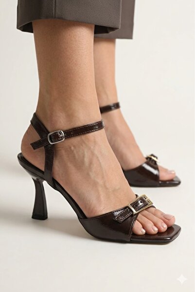 CİRON SHOES χρυσή αγκράφα με λεπτομέρειες Γυναικεία παπούτσια με ψηλό τακούνι...