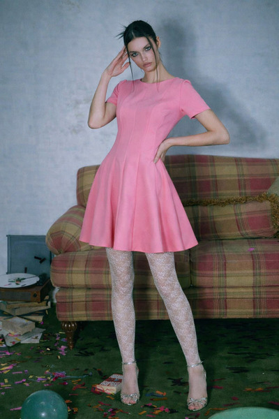 Markazzi Γυναικείο φόρεμα με πλισέ με οβάλ λαιμόκοψη σε μπορντό χρώμα