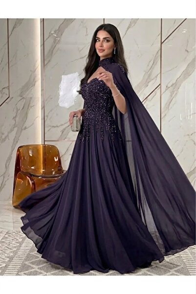 DVNA فستان سهرة دفنا باللون الليلكي الساحر مطرز بالترتر مع كيب انسيابي