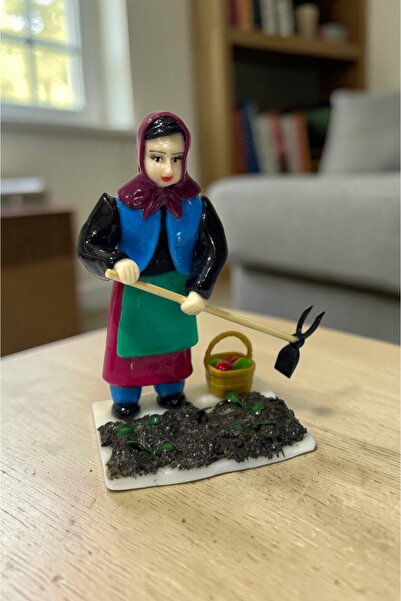 Home El Yapımı Çapa Yapan Kadın Biblo – Köylü Kadın Figürü – Otantik Ev Dekoru