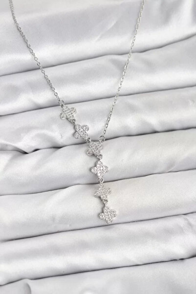 Skygo قلادة نسائية من الفولاذ 316L بسلسلة فضية اللون على شكل ورقة البرسيم - T...