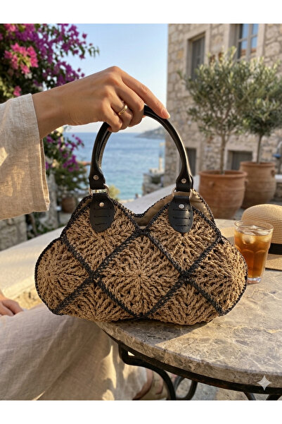 PACHİRA Kağıt İp kol çantası, Pramit Model En 38 cm.Uzunluk 24 cm.Gövde 20 cm...